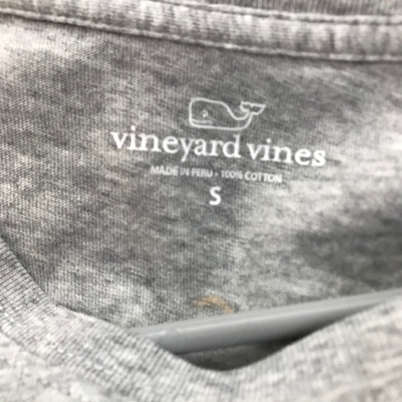 Vineyard Vines Classic Gray Crewneck Long Sleeve Happy New Year Tee Sz Small - Picture 3 of 5